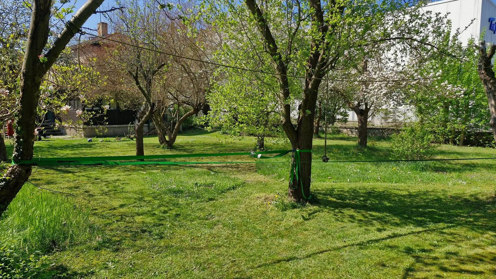 Διαμέρισμα Old Summer House With Renovated Bathroom Πράγα