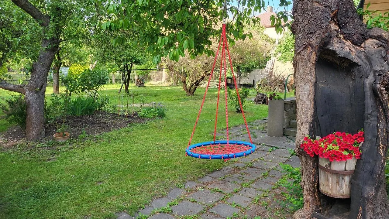 פראג Old Summer House With Renovated Bathroom צ'כיה