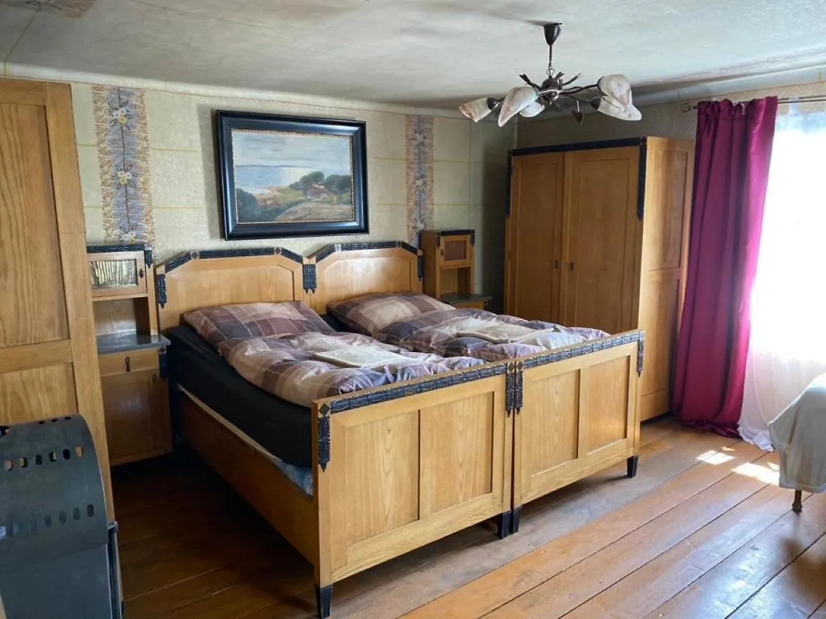 פראג Old Summer House With Renovated Bathroom דירה