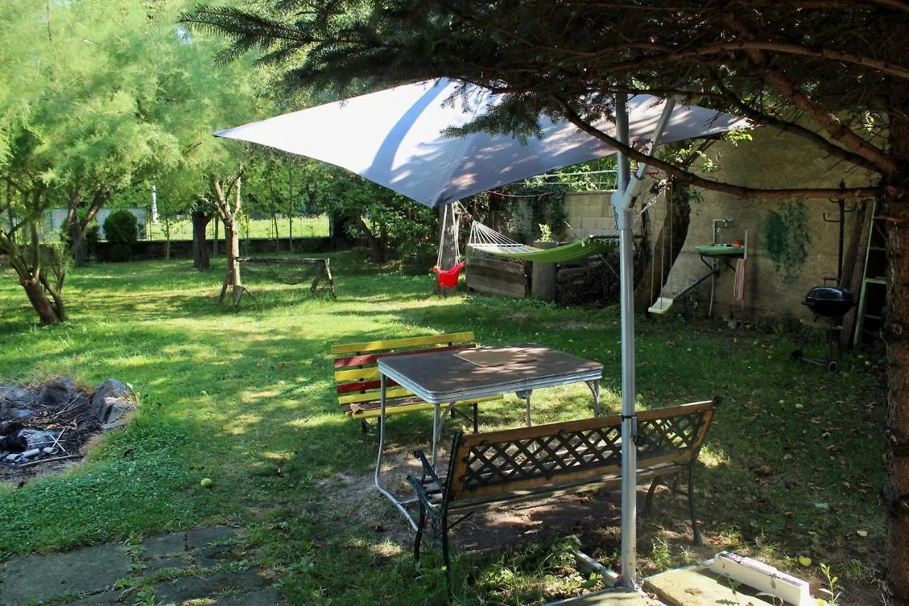 Apartment Old Summer House With Renovated Bathroom Prague Czech Republic